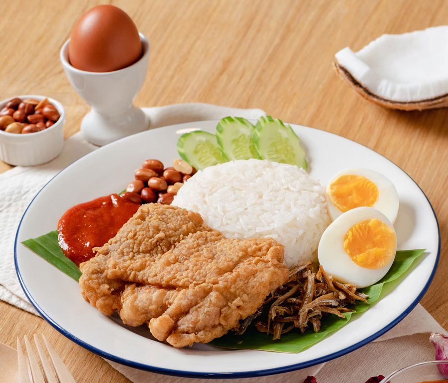 นาซิเลอมักไก่ทอด